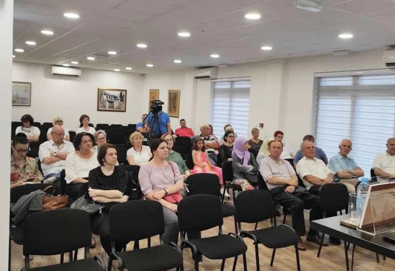 U Mostaru predstavljena knjiga 'Svjetovi u kovitlacu: O poetici Huseina Bašića'