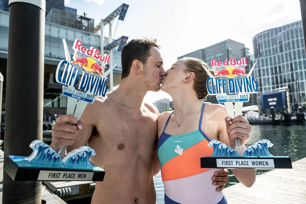 Mladi par šokirao prvake na otvaranju Red Bull Cliff Diving sezone