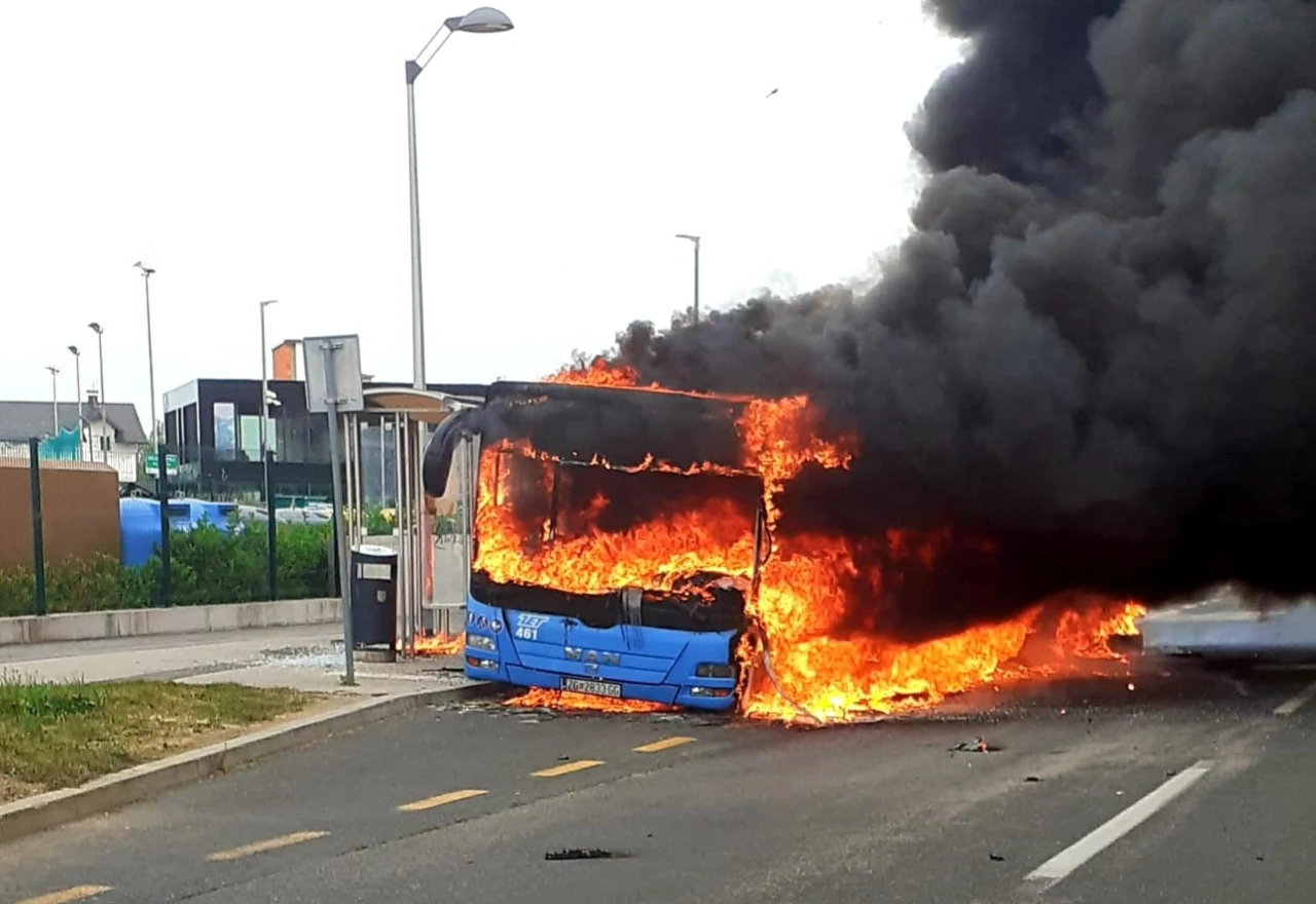 Vatra 'progutala' autobus