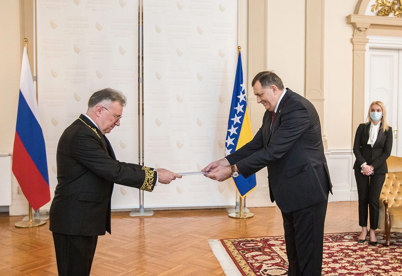 Dodik pozvao ruskog veleposlanika da govori u parlamentu RS