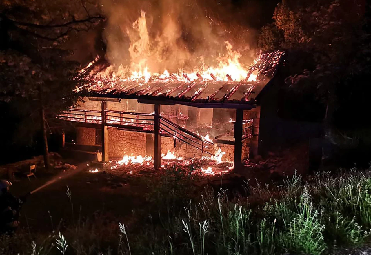 Mostar: Gorio motor u garaži MUP-a, u Sovićima gorjela kuća