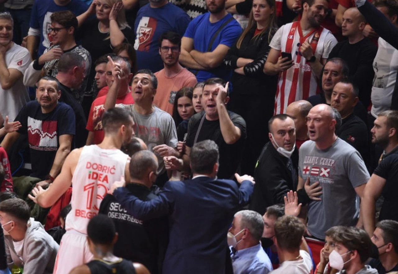 Pogledajte kaos u trećoj utakmici finala ABA play offa