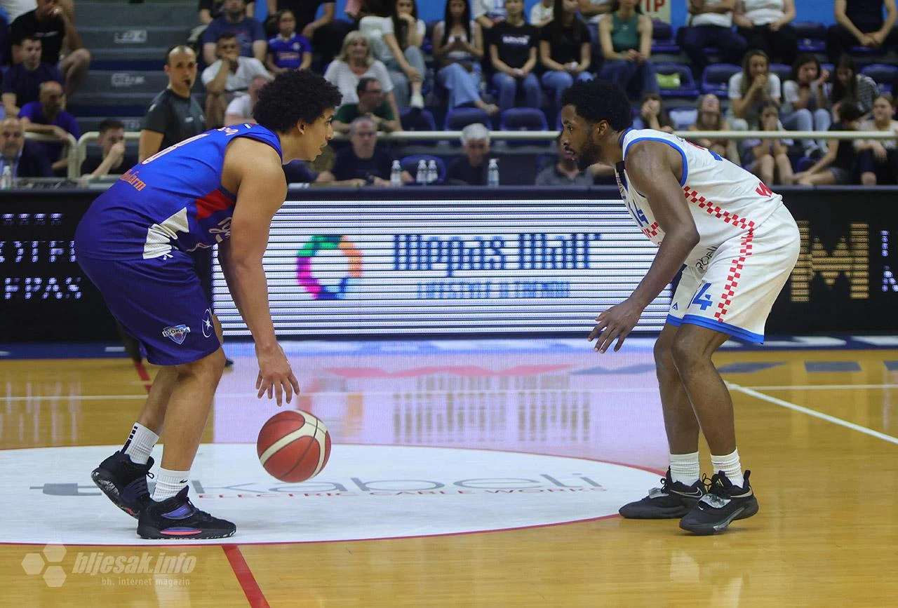 Pokvarena fešta na Pecari, Igokea na korak od naslova
