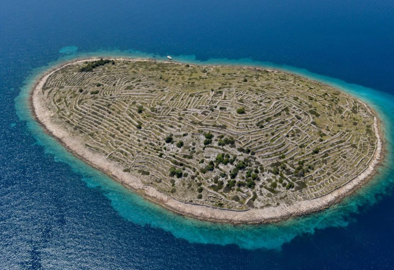 Hrvatski otok u obliku divovskog otiska prsta koji zadivljuje svijet