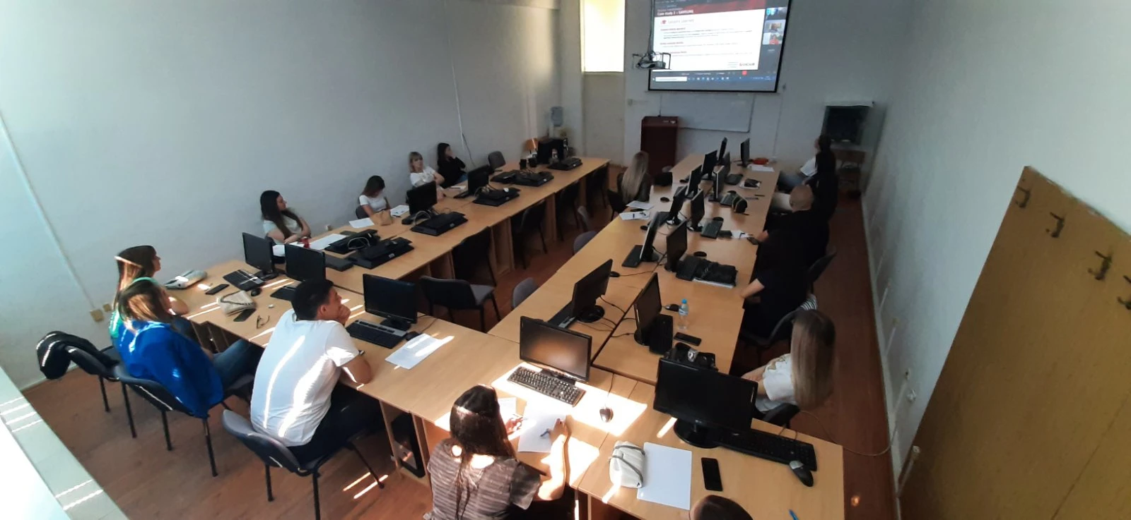 Uspješno realiziran Mini MBA program UniCredit Bank