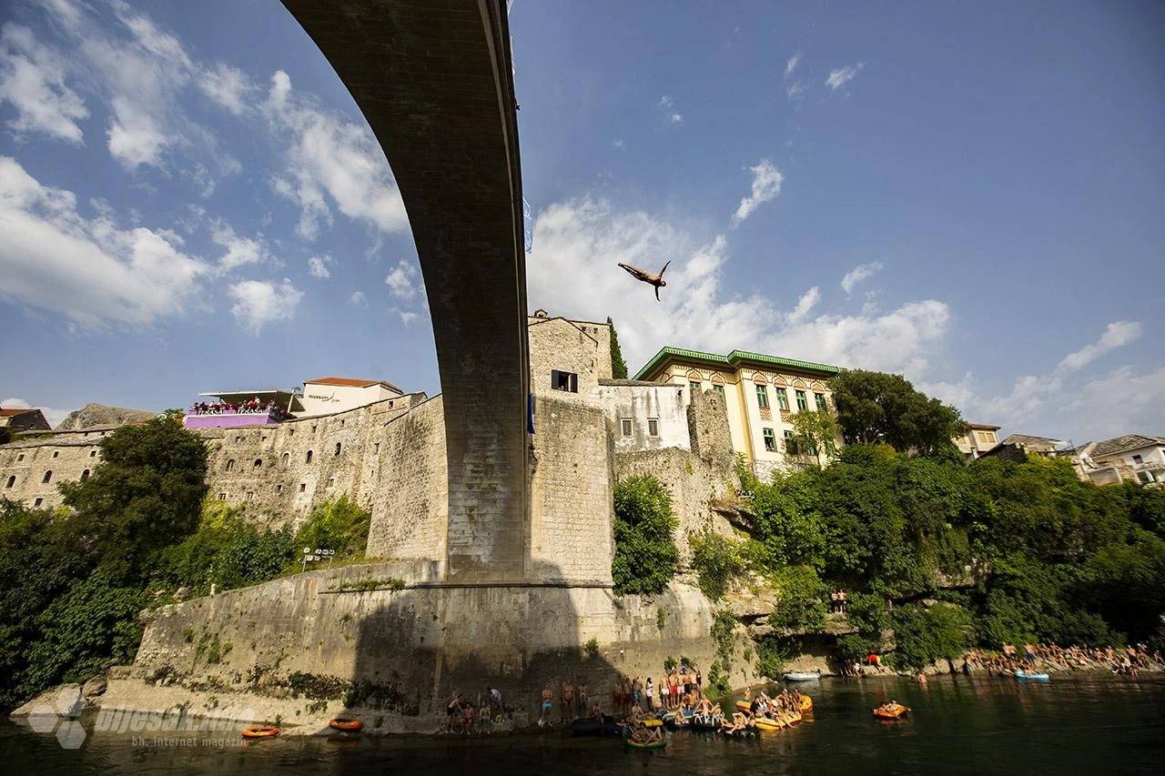 VIDEO: Pogledajte kako su hrabri Mostarci spasili život turistu