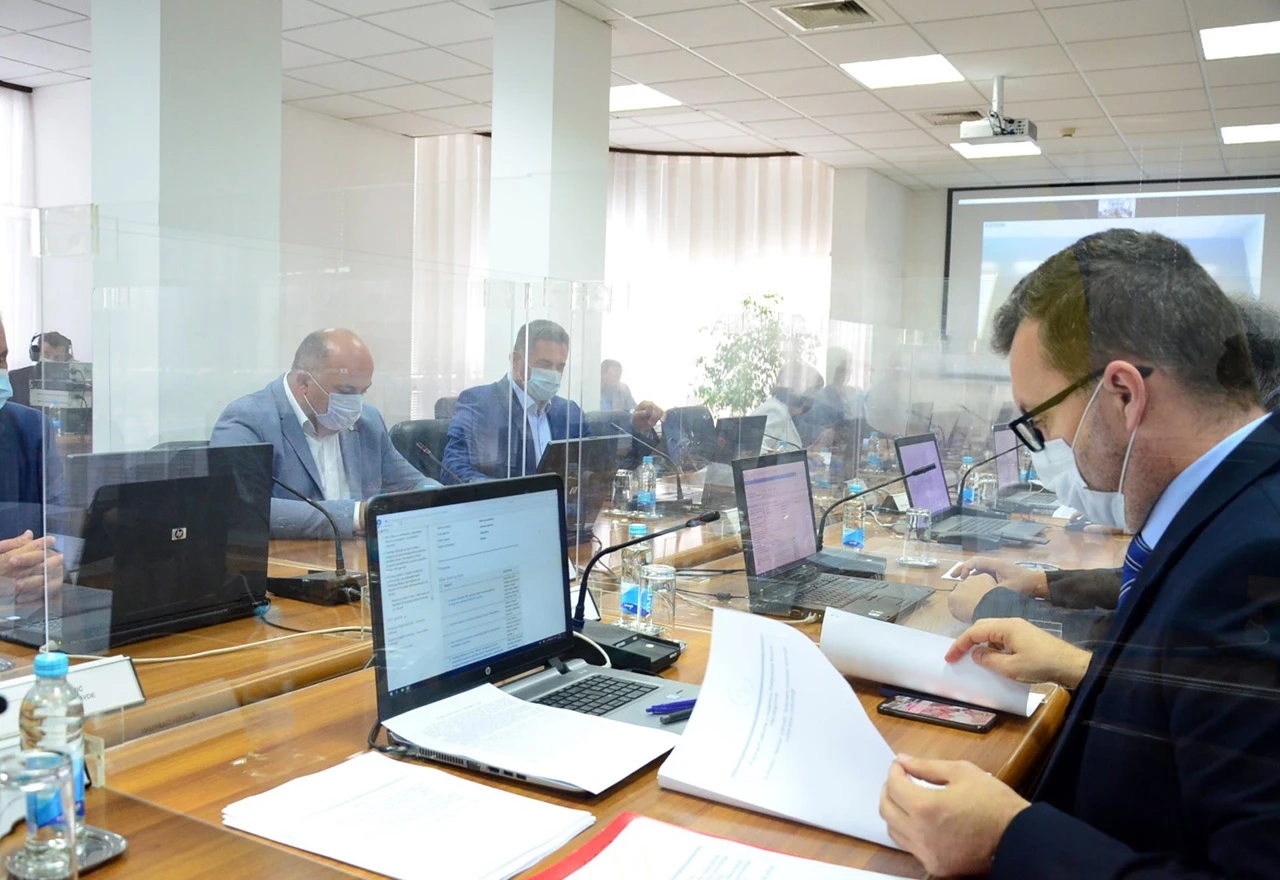 Radnici štrajkaju glađu jer ih Vlada Federacije vodi u gašenje