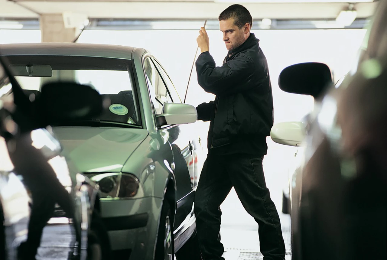 Srbija: Maloljetni državljanin BiH pijan ukrao auto i skrivio nesreću