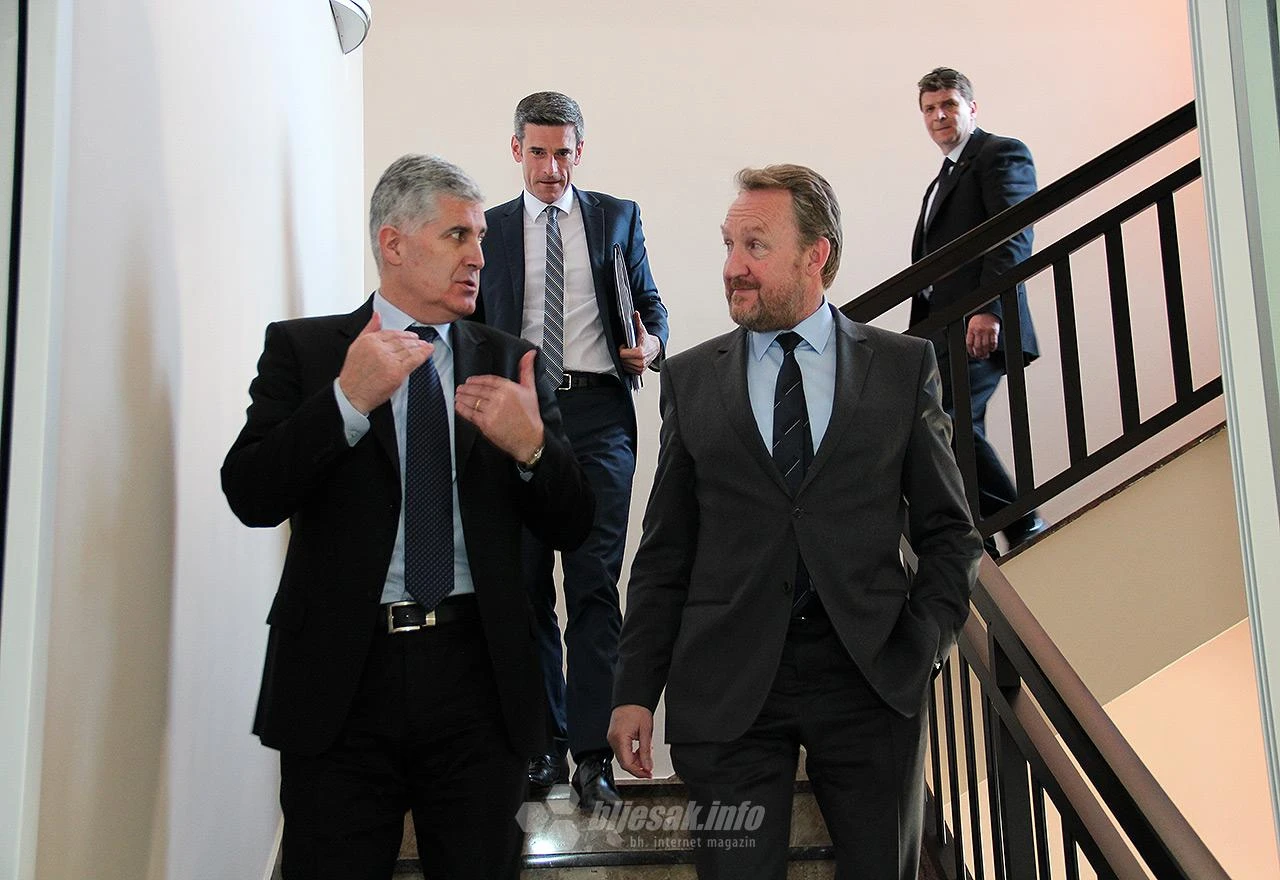 Izetbegović: Čović kao da je smišljao kako će pokvariti pregovore