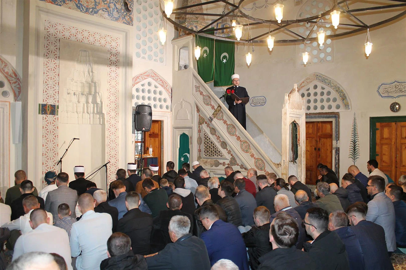 Mostarski muftija: Okrenemo se vjeri, činjenju dobročinstva, suosjećanju i plemenitosti