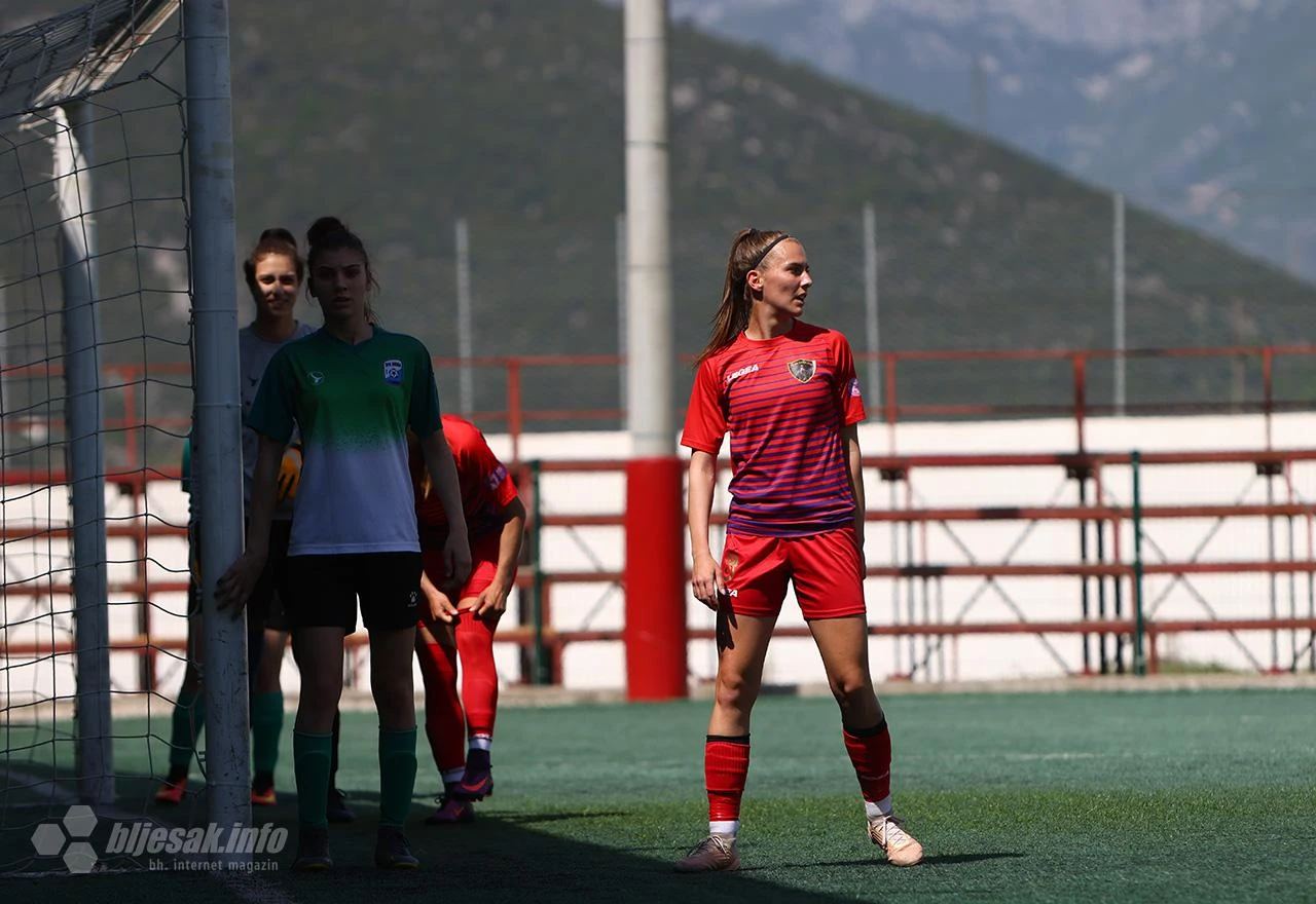 FOTO | Desetka Emine
