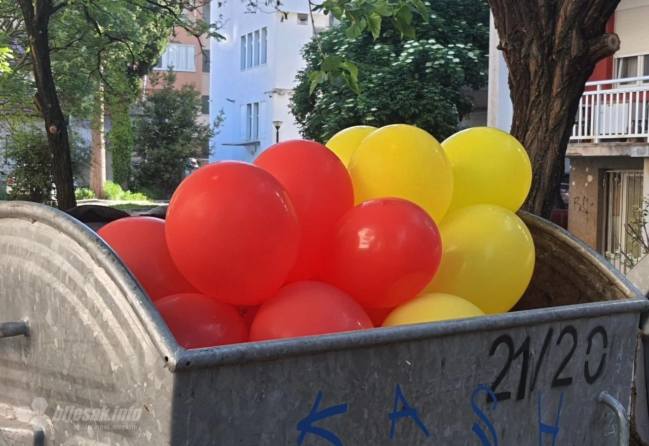 Baloni u kontejneru: Zar nitko nema čačkačlicu?