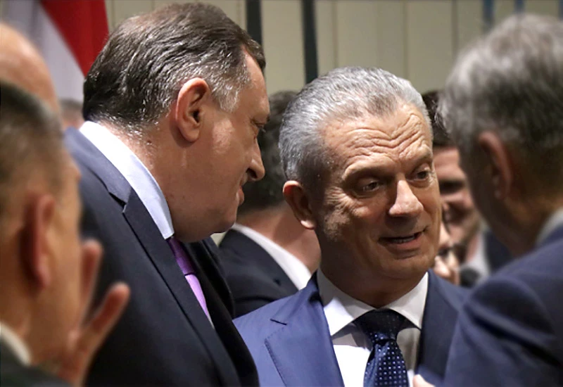 Crna lađa: Čudni su putevi novčani