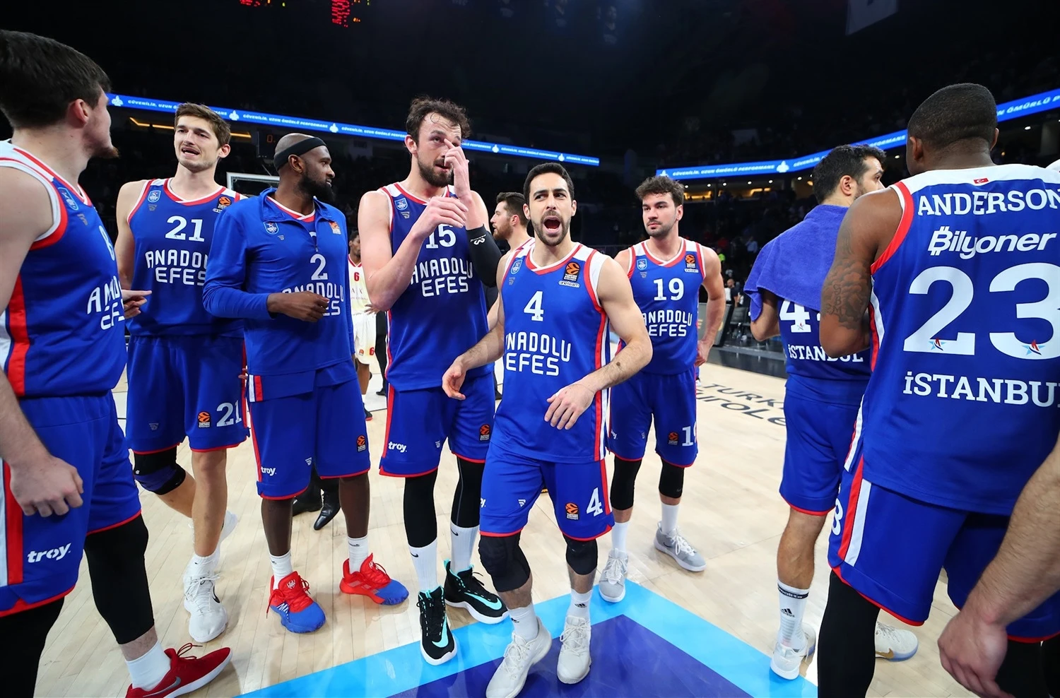 Efes se preko Armanija dokopao Beograda