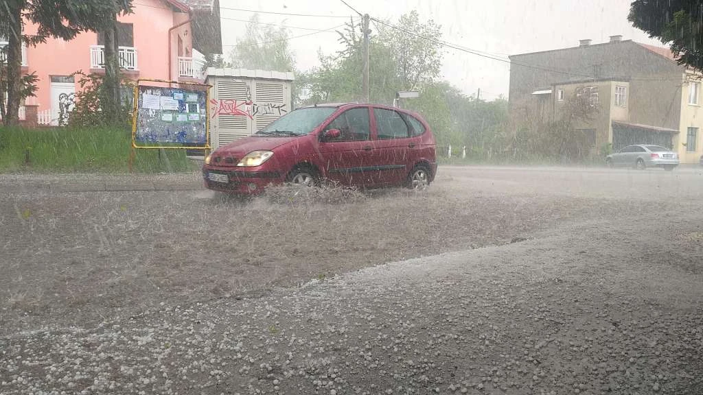 VIDEO: Veliko nevrijeme pogodilo Tuzlu