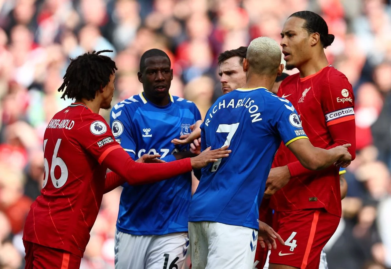 Redsima derbi, Everton potonuo ispod crte