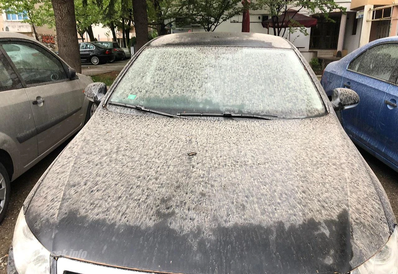 Džaba ste prali automobile i prozore: Saharski pijesak ponovno zasuo Hercegovinu