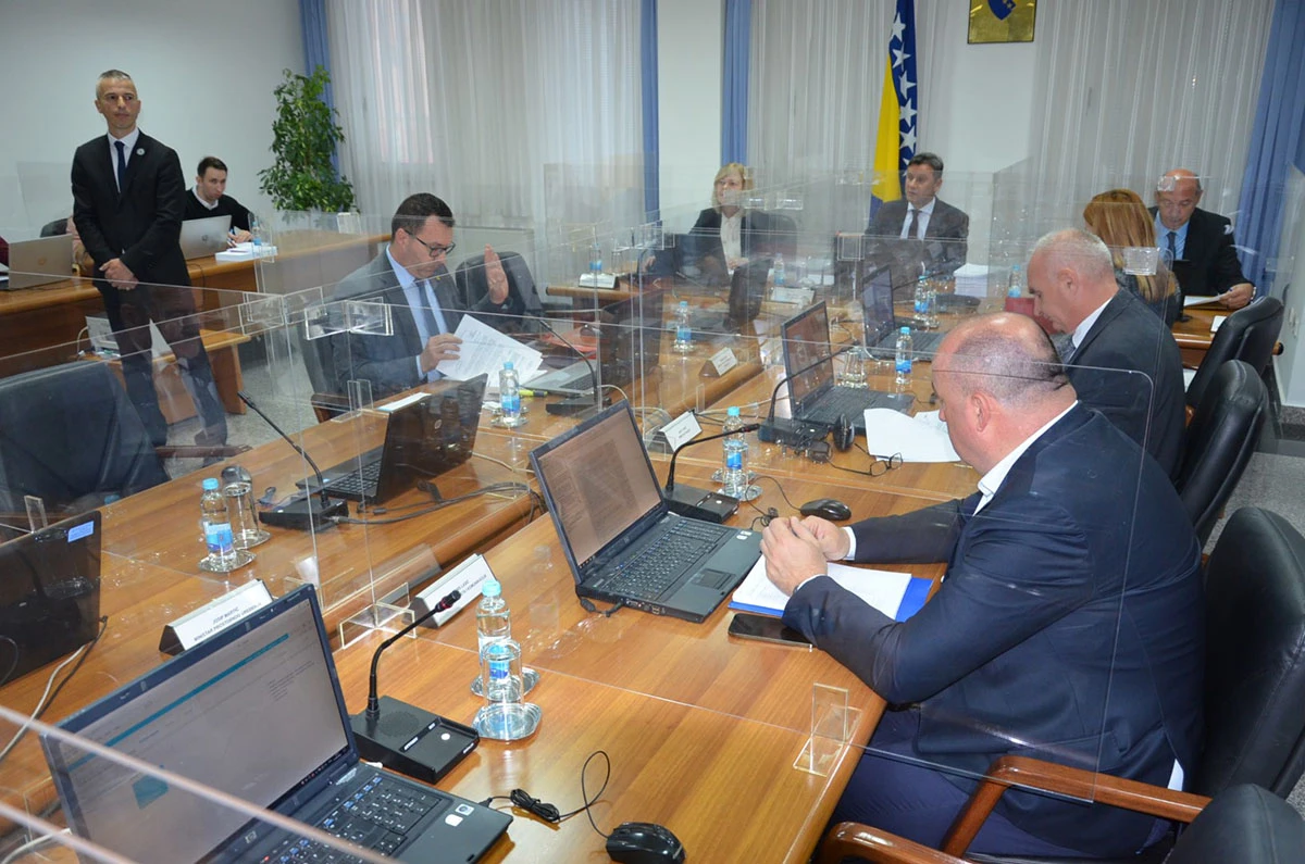 Vlada FBiH se pohvalila: Javni prihodi u 2021. veći nego u predpandemijskoj godini 