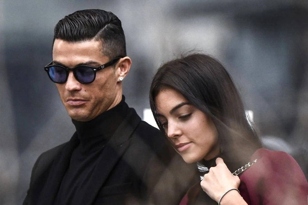 Navijači na Anfieldu dirljivom gestom poslali poruku podrške Ronaldu