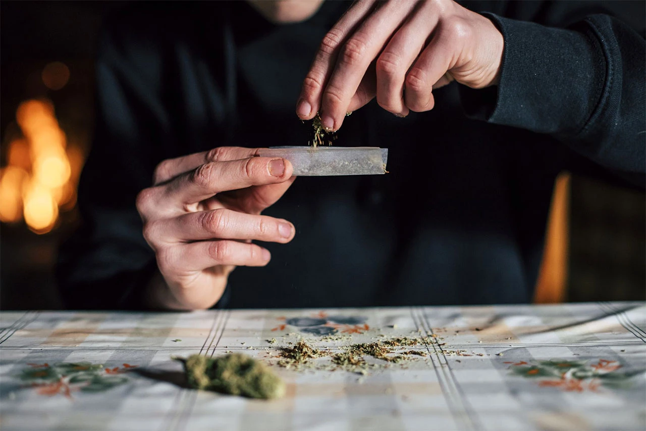Četiri godine zatvora zbog stiha: „Smotao sam joint. Čovječe, udarilo me“