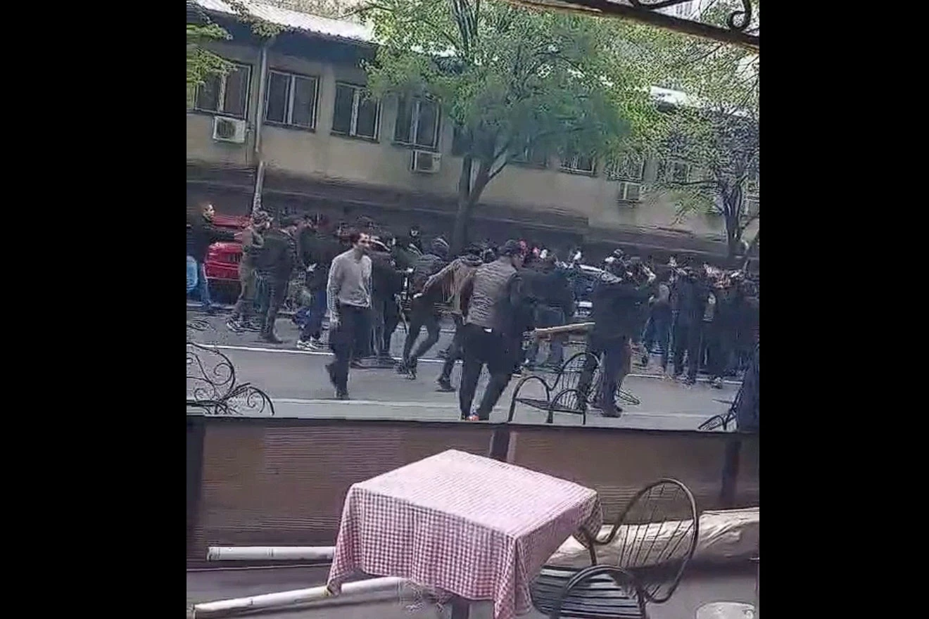 Video tučnjave navijača Partizana i Crvene zvezde