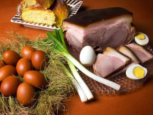 Znate li zašto na Uskrs tradicionalno jedemo šunku i mladi luk?