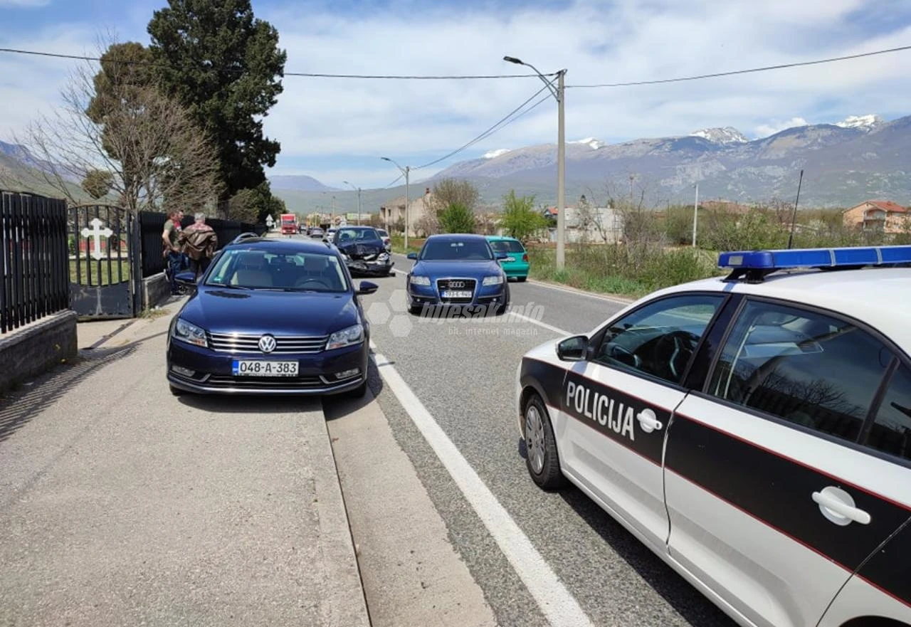 Potoci: Sudar tri automobila, velike gužve 