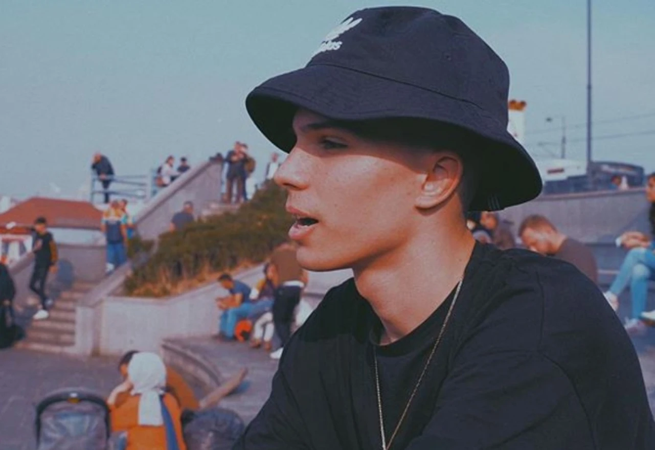 Voyage spasio djevojku iz publike 