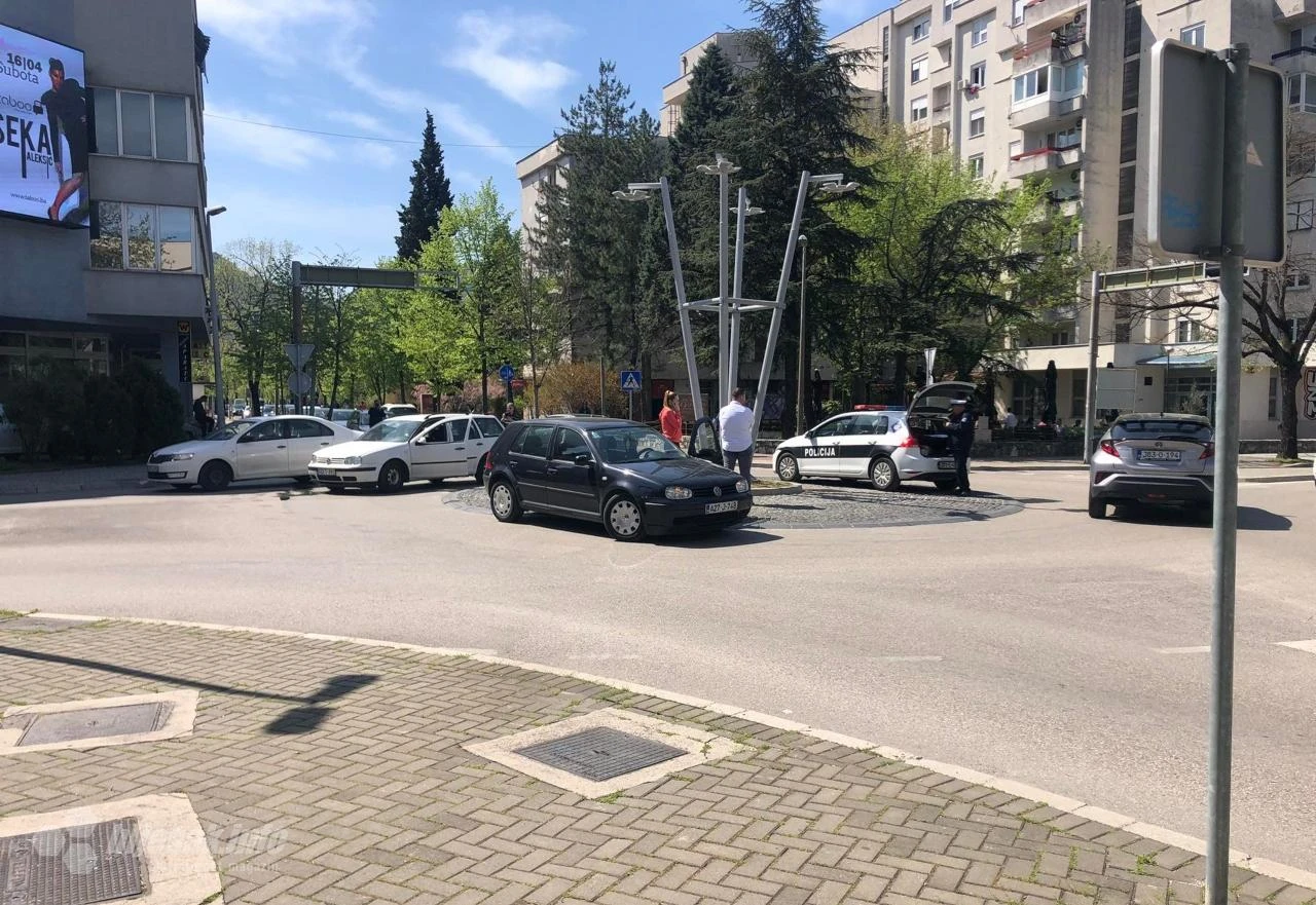 Mostar: Sudar Golfova 