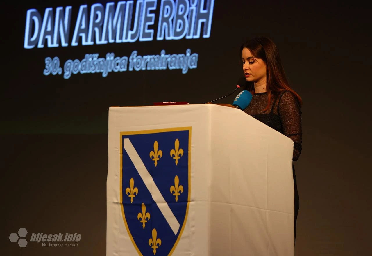 Komšić u Mostaru: I dalje se tučemo, treba razbiti maglu o majorizaciji