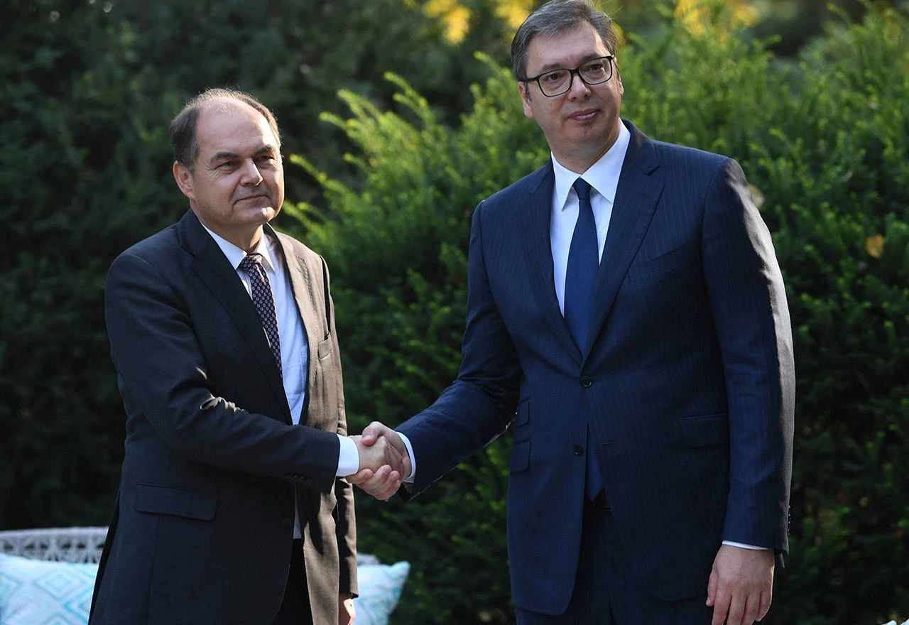 Vučić protiv Schmidtove primjene bonskih ovlasti