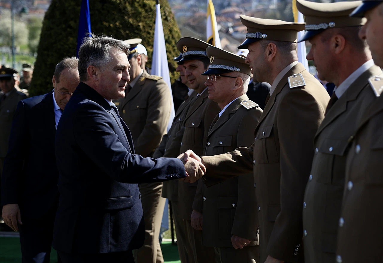 Komšić: Dodik ne može preći preko činjenice da postoji Ustav BiH