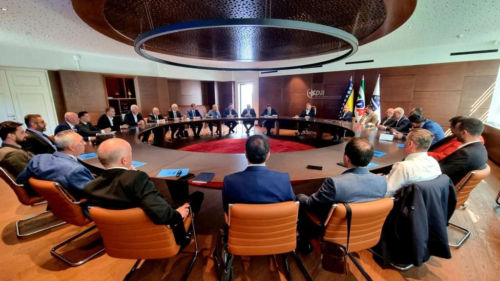 Sastanak u Centrali: SDA gradonačelnici sa Izetbegovićem i Novalićem