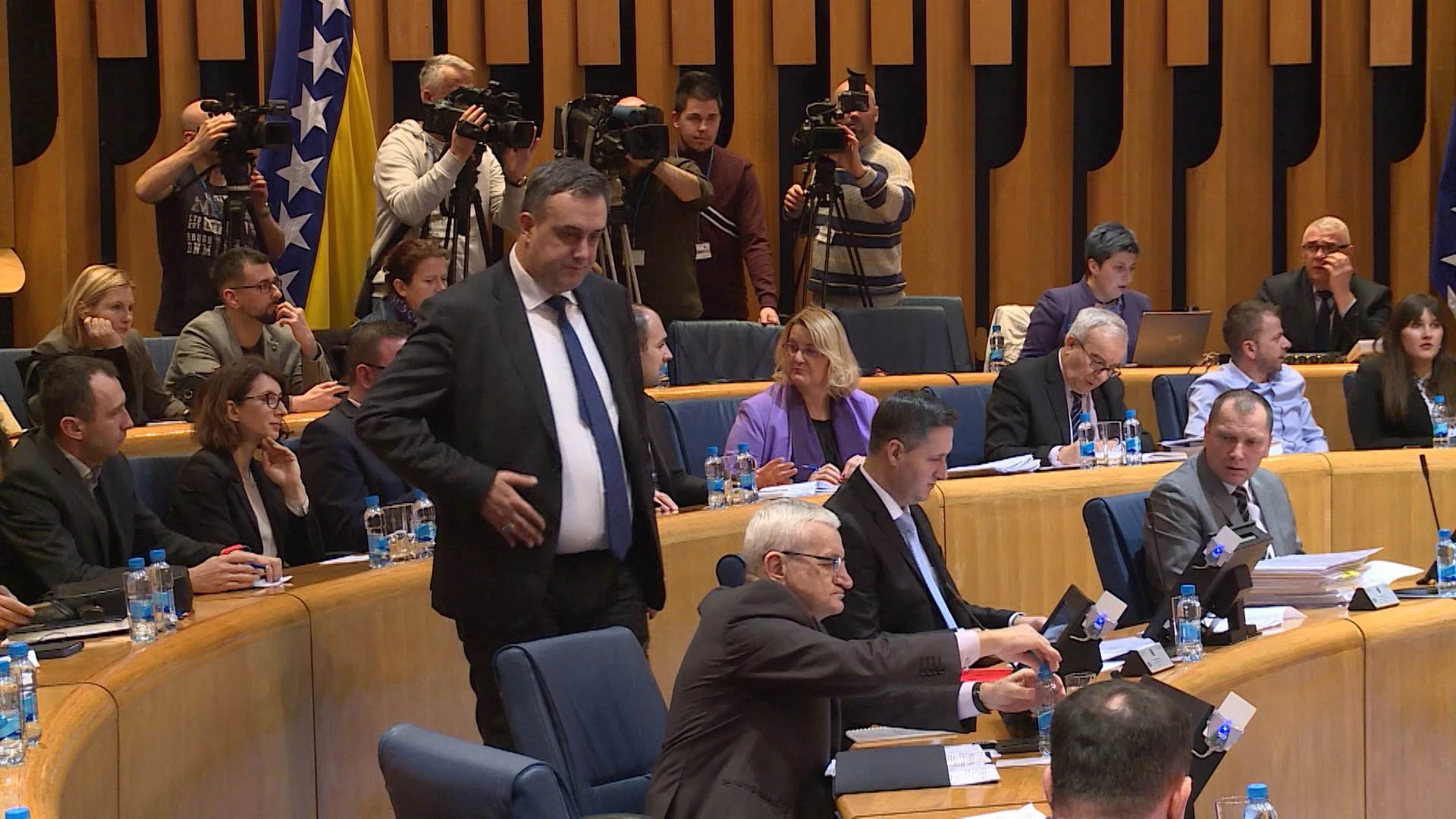 Asim Sarajlić podnio ostavku na sve dužnosti u Domu naroda PS BiH