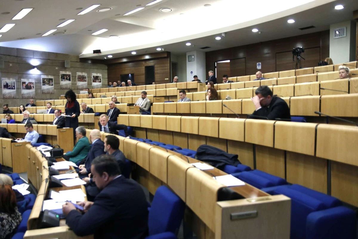 Usvojen Zakon o povećanju naknada za tuđu njegu i pomoć najtežim ratnim invalidima