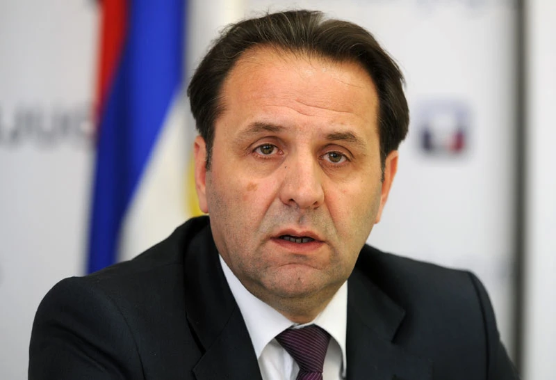 Rasim Ljajić doživio tešku prometnu nesreću, vozač poginuo