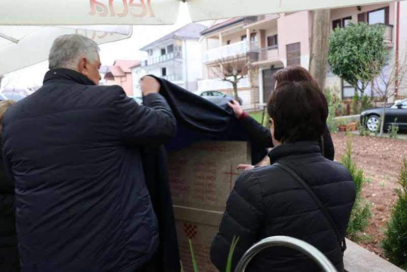Odana počast Širokobriježanima koji su izgubili živote u raketiranju JNA