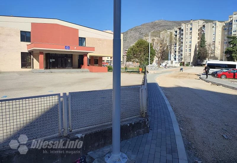 Mostar: Tjeranje djece pod kotače