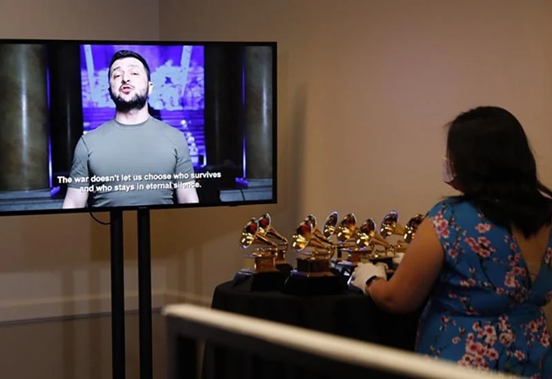 Zelenski se obratio na Grammy nagradi: Naši glazbenici nose pancire umjesto smokinga