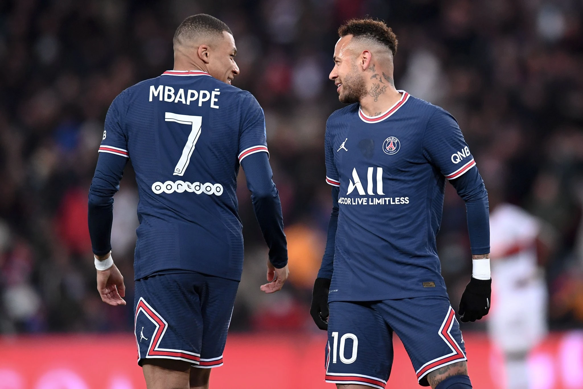 Uvjerljiva pobjeda PSG-a, dva gola i tri asistencije Mbappea