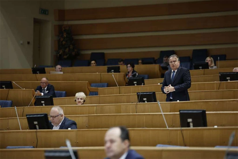 To je država: Fali jedan pa ga tražili po hodnicima