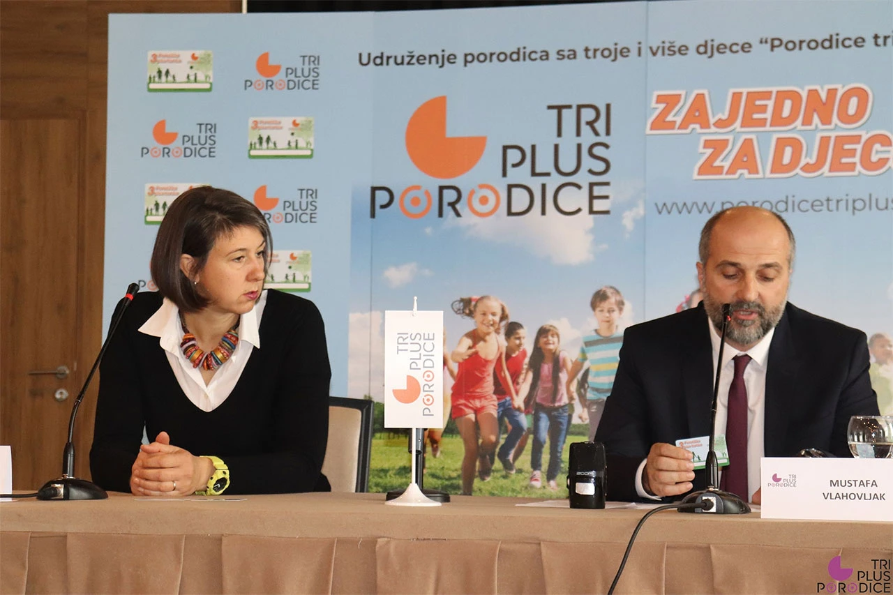 Porodice 3 plus: Ne smijemo dopustiti usvajanje zakona koji onemogućuje podršku obiteljima