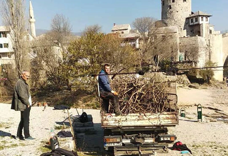 Očišćen plato ispod Starog mosta i dio korita Radobolje