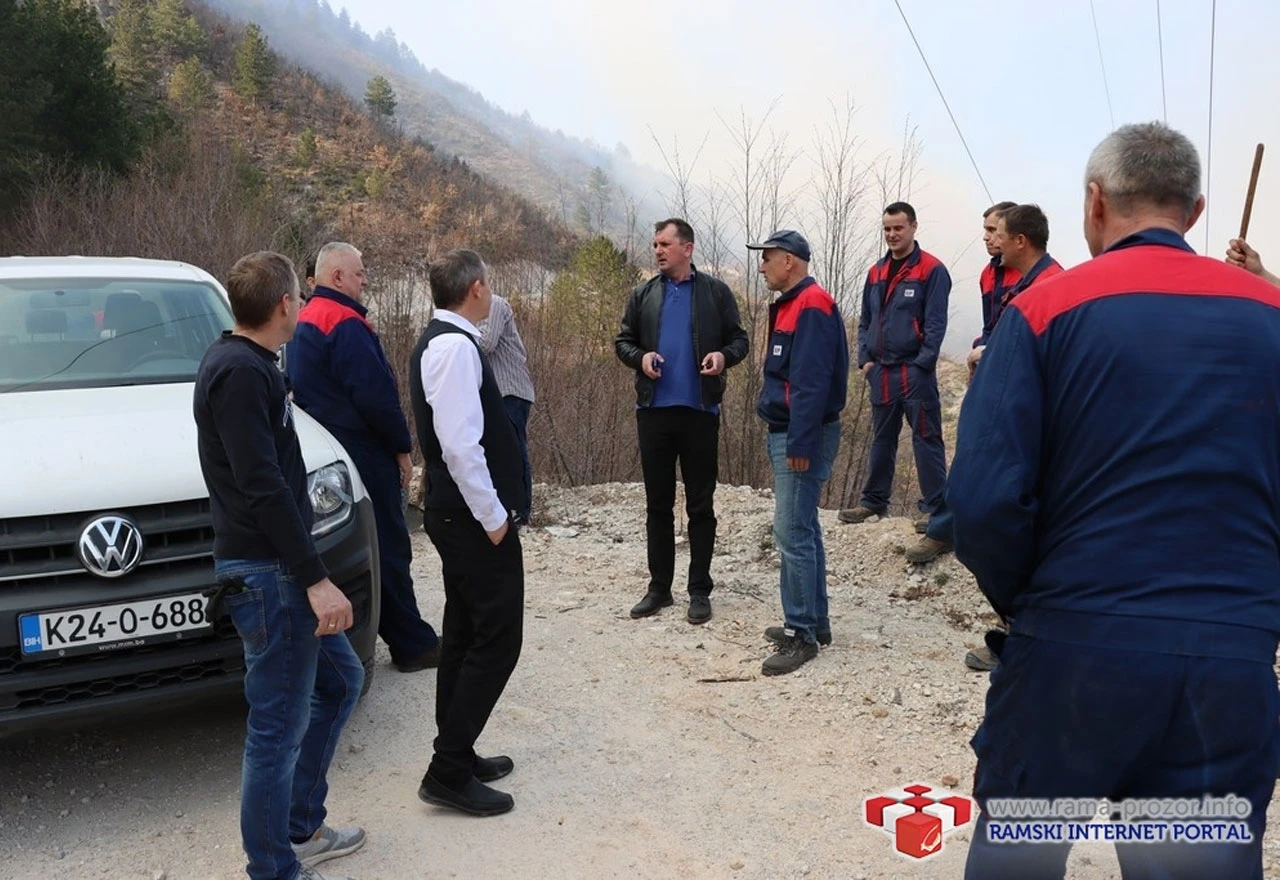 VIDEO | Ugašen požar koji je prijetio objektu HE Rama
