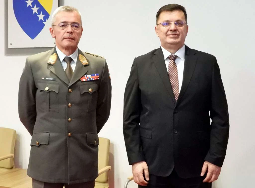 Tegeltija: EUFOR-ovi vojnici na dječjim igralištima izazivaju zabrinutost građana