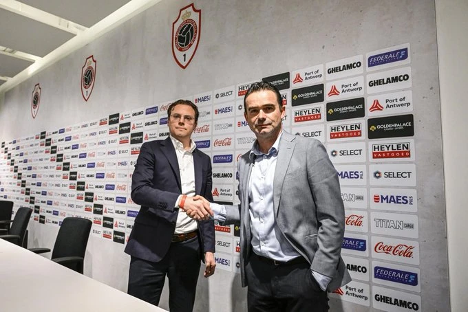 Mjesec dana nakon seks skandala, Overmars našao novi posao