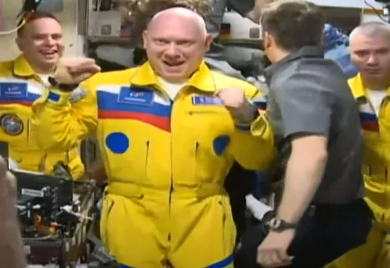 Ruski astronauti u bojama Ukrajine; Rusija demantira