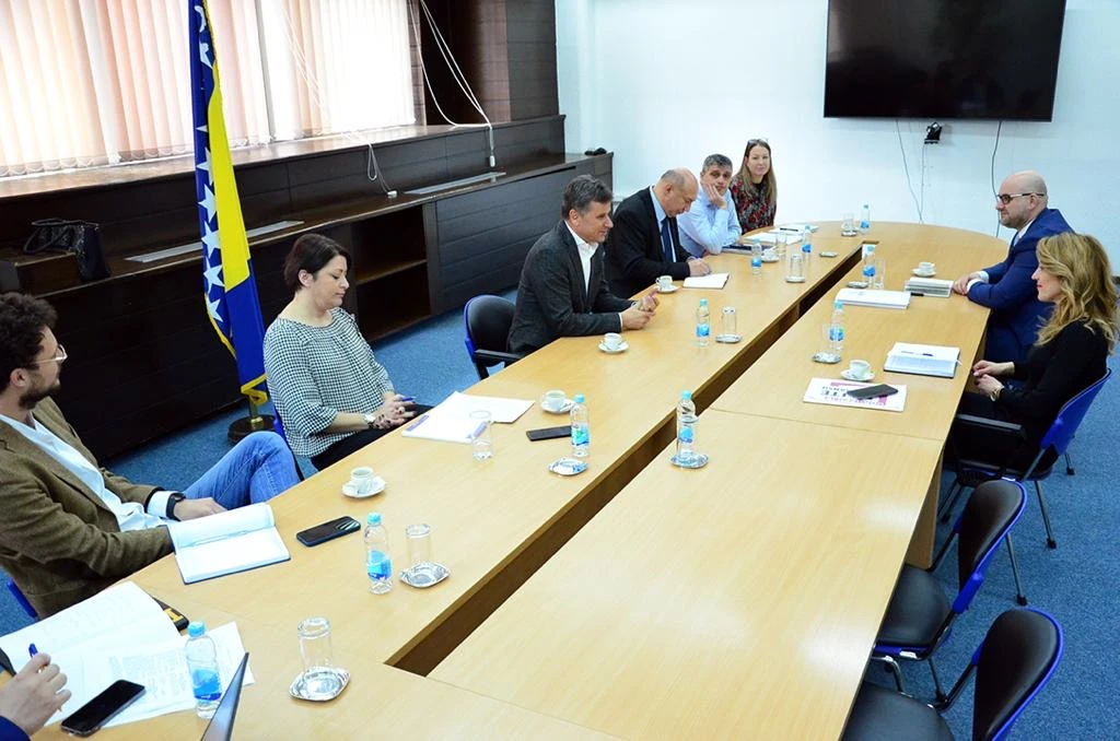 Naknada za roditelje njegovatelje
