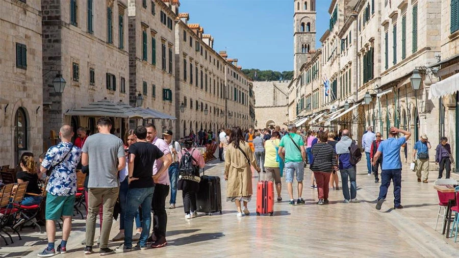 Hrvatska od petka ublažuje epidemiološke mjere