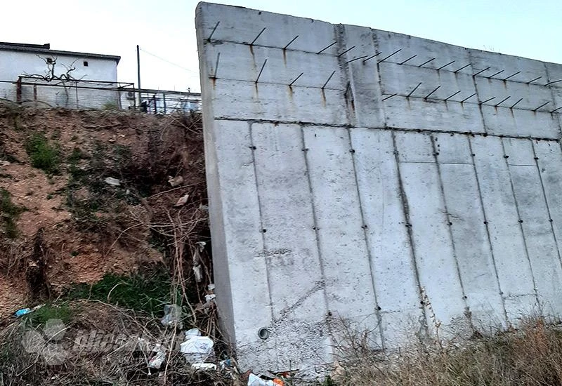 Pismo iz Mostara: Nedovršeni zid je velika prijetnja!